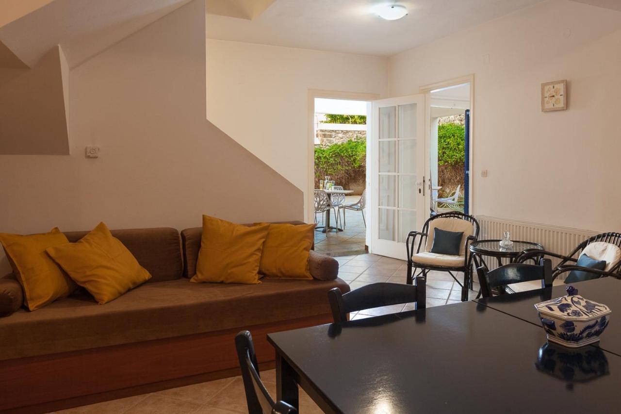 Thanos Luxury Apartment In Spetses Exteriör bild